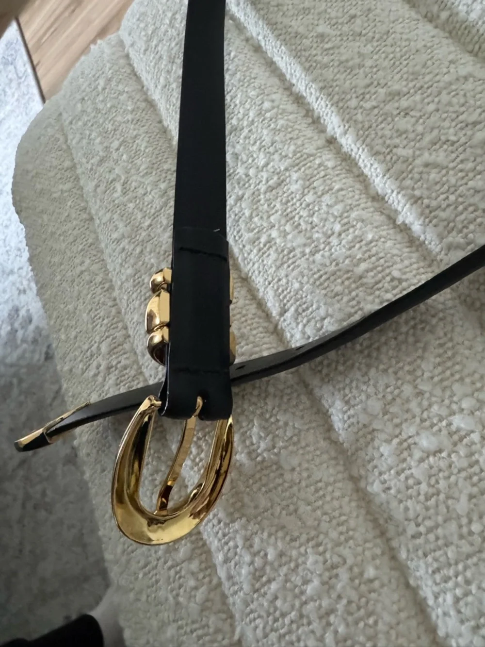 Madewell Black Leather Knot Belt with Gold Hardware Accent - Picture 2 of 2